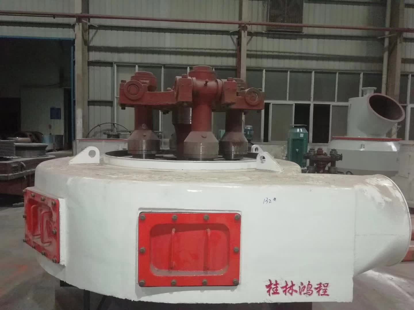 桂林鴻程大型氧化鈣設(shè)備磨粉機(jī)主機(jī)生產(chǎn)現(xiàn)場